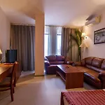 Hotel Plaza 3*
