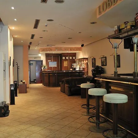 Plaza Hotel 3*