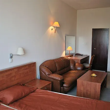 Hotel Plaza Warna