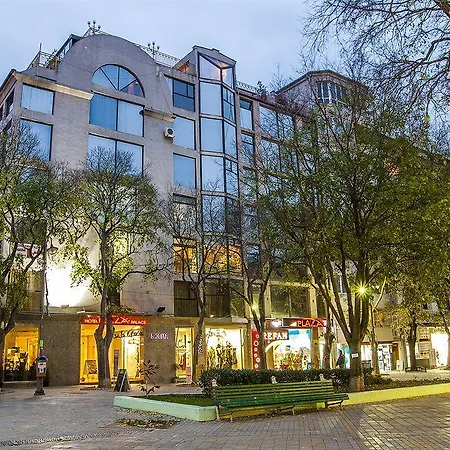 Plaza Warna