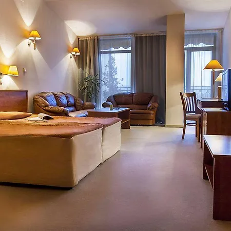 Hotel Plaza Warna