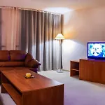 Plaza Hotel 3*