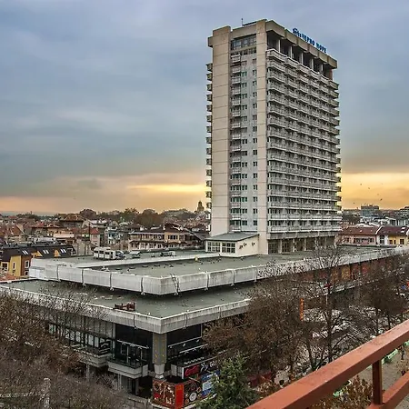 Plaza Hotel 3*