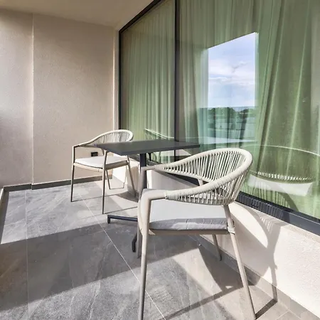 Plaza Hotel 3*
