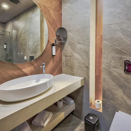 Hotel Plaza 3*