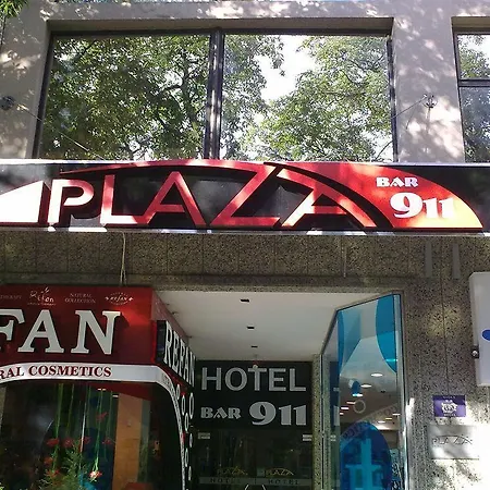 Plaza 3*