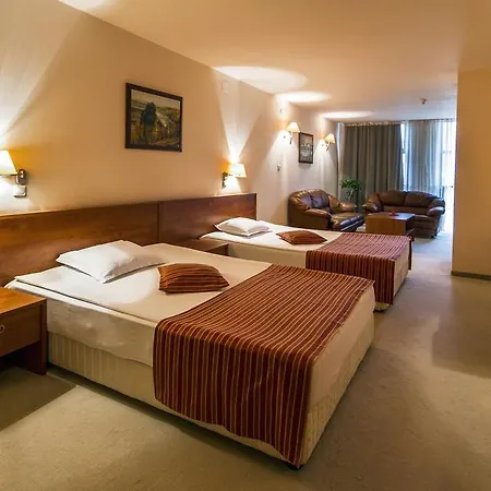 Plaza 3* Варна