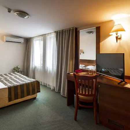 Plaza 3* Varna
