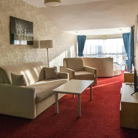 Hotel Plaza 3*