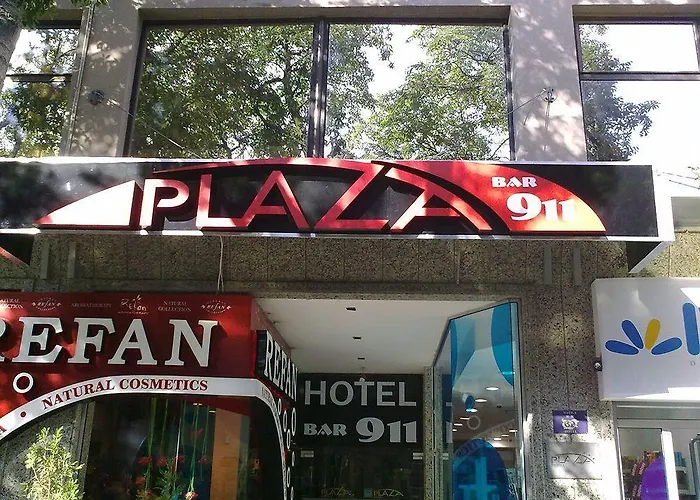 Plaza 3*